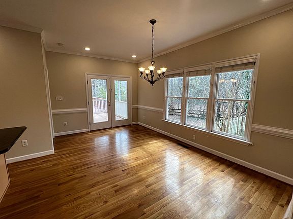 5th image of 123 Forest Green Dr