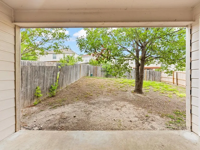 5519 Tomas Cir — Photo 23