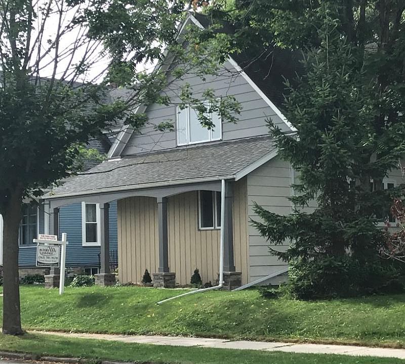1st image of 921A Bluff Ave