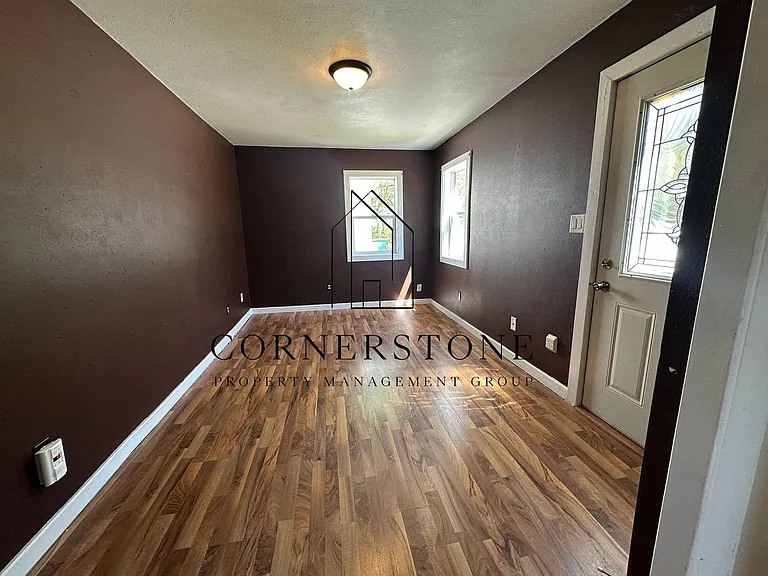515 Pleasant St — Photo 2