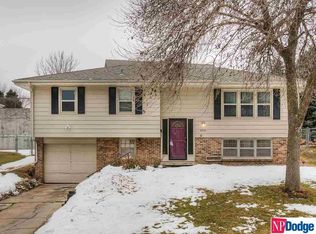 8823 Weir St, Omaha, NE 68127