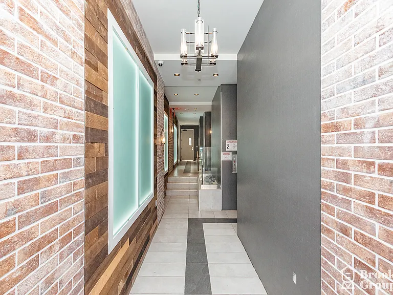 56 Box St #3A — Photo 15