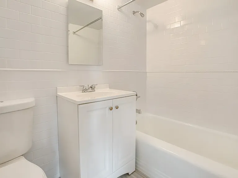 120 E 34th St #21K — Photo 9