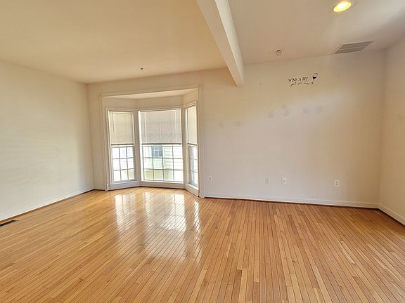 4th image of 1509 Rutland Way