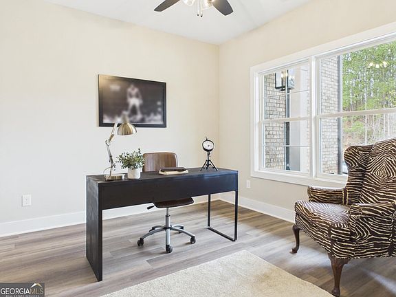 4th image of 106 Neal Point