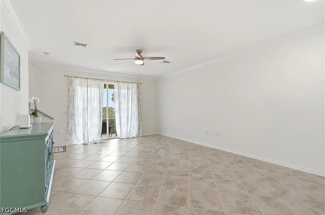 3 bed, 2.5 bath, 1879 sqft, $2,200 — Photo 4