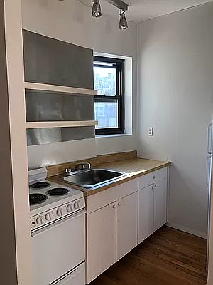 2nd image of 160 E 91st St APT 8N