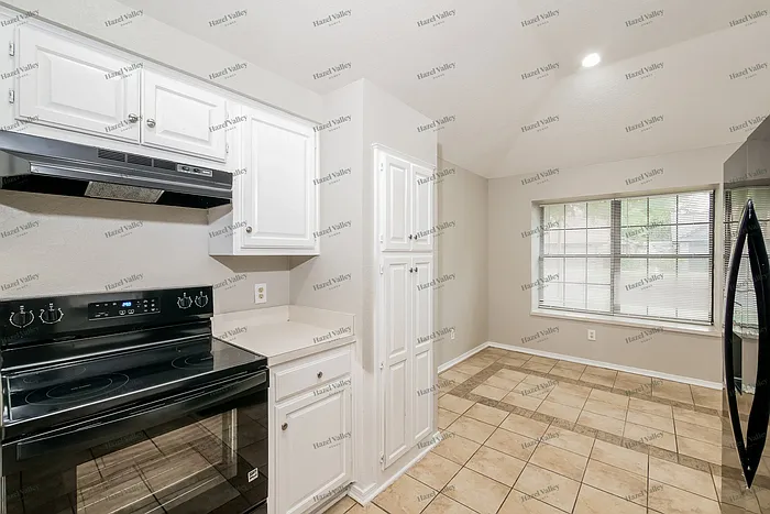 770 Lexington Park — Photo 6
