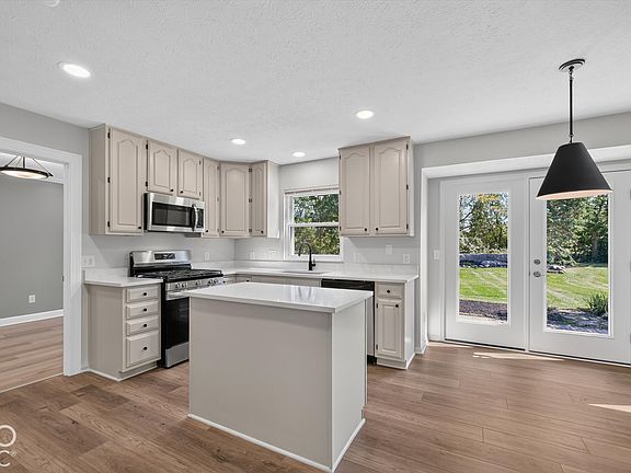 4th image of 8973 Wooster Ct