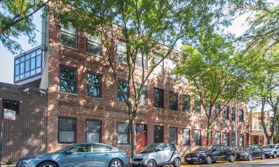 1st image of 1776 W Winnemac Ave APT 202