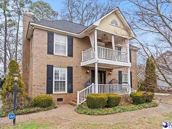 3rd image of 923 Wrenwood Rd