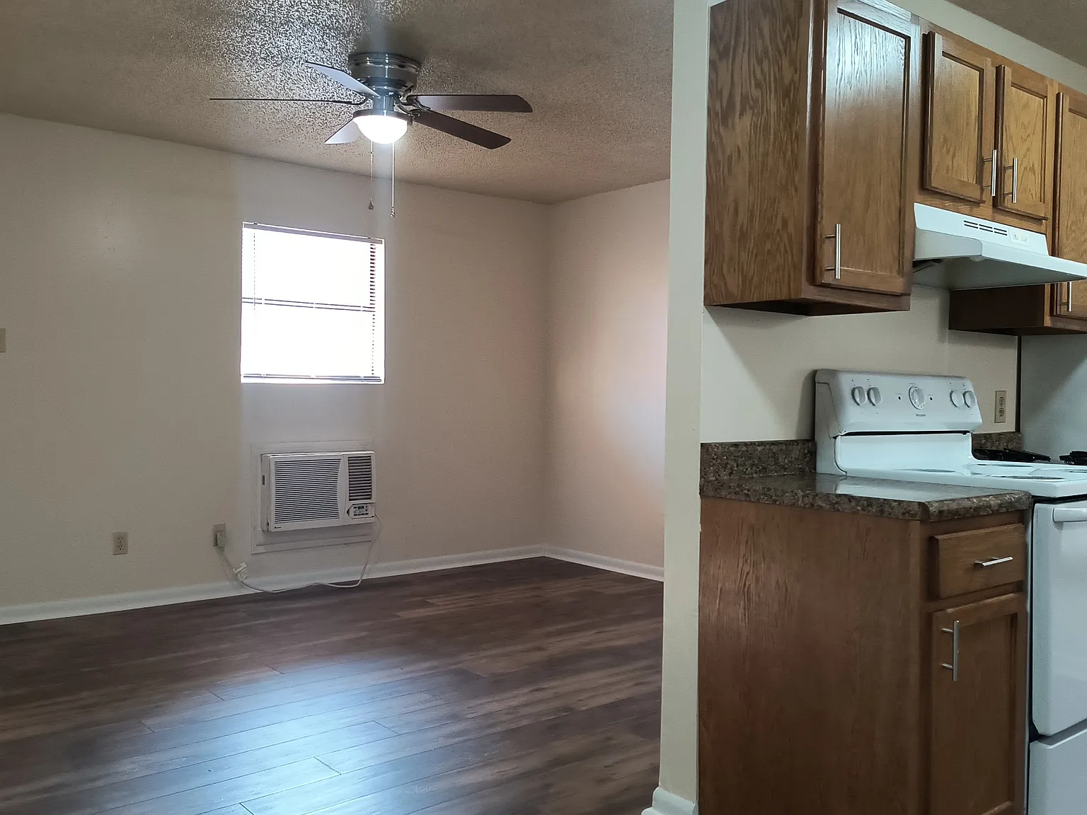 3720 Miramar Drive - 13 — Photo 4