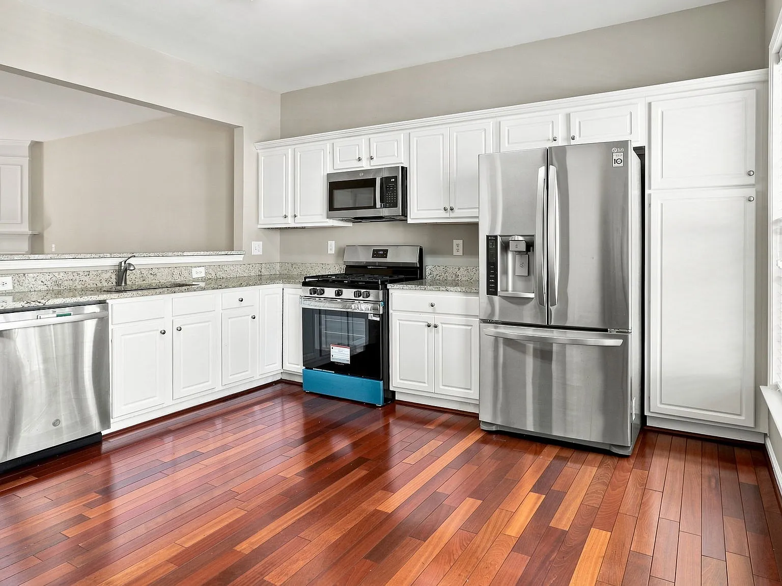 4 bed, 3.5 bath, 1867 sqft, $2,700 — Photo 4