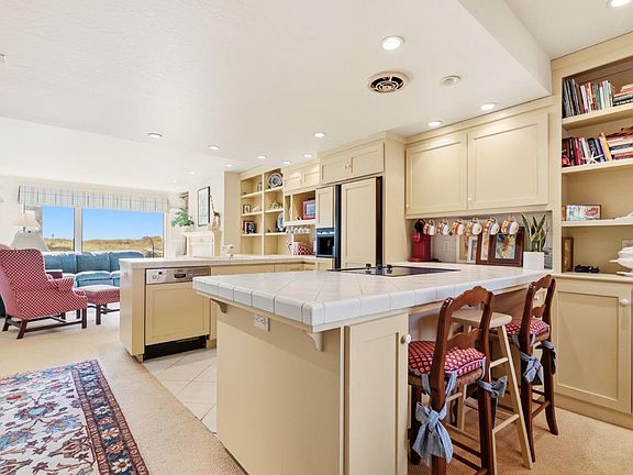4th image of 101 Shell Dr #242