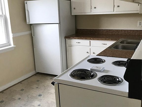 4th image of 1134 Hillside Ave APT 3