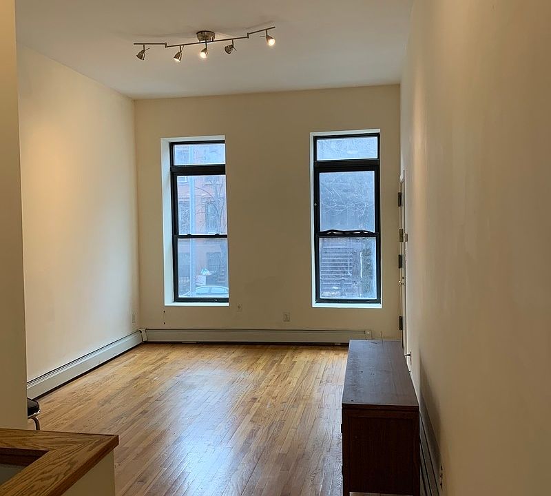 1st image of 134 Hancock St APT 2