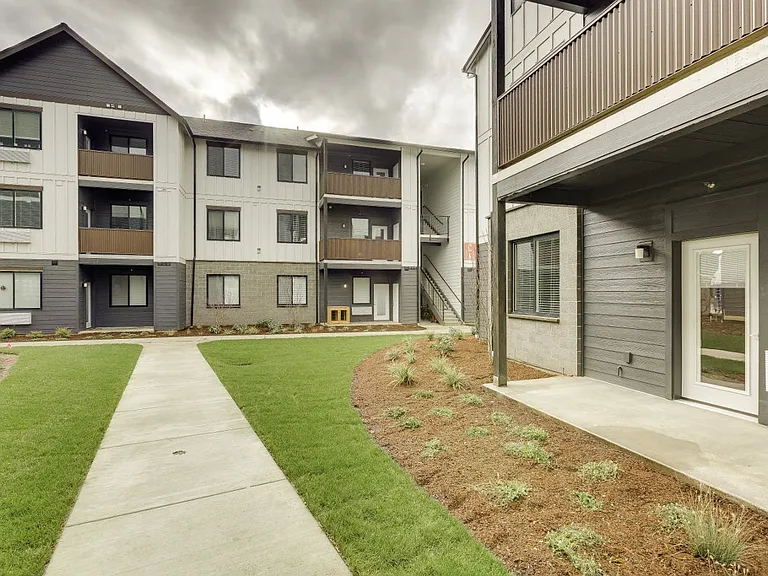Union Park Apartments — Photo 23