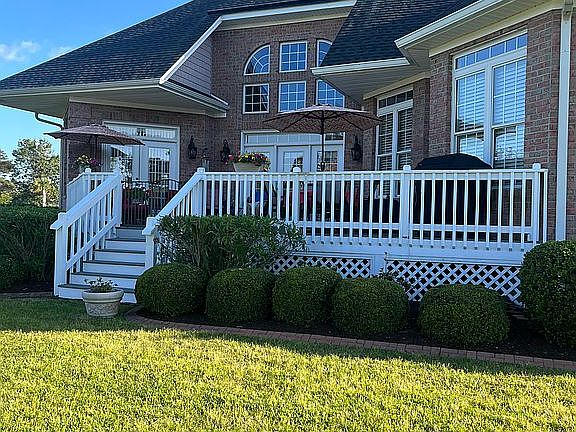 3rd image of 264 Brookshire Pl SW