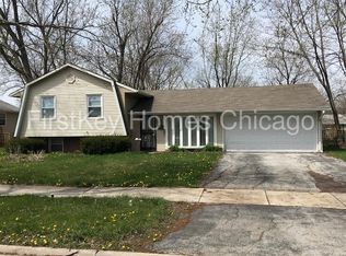 1022 Notre Dame Dr, Matteson, IL 60443