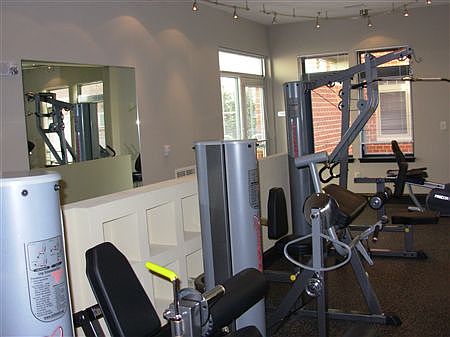 4th image of 309 Holland Ln #348