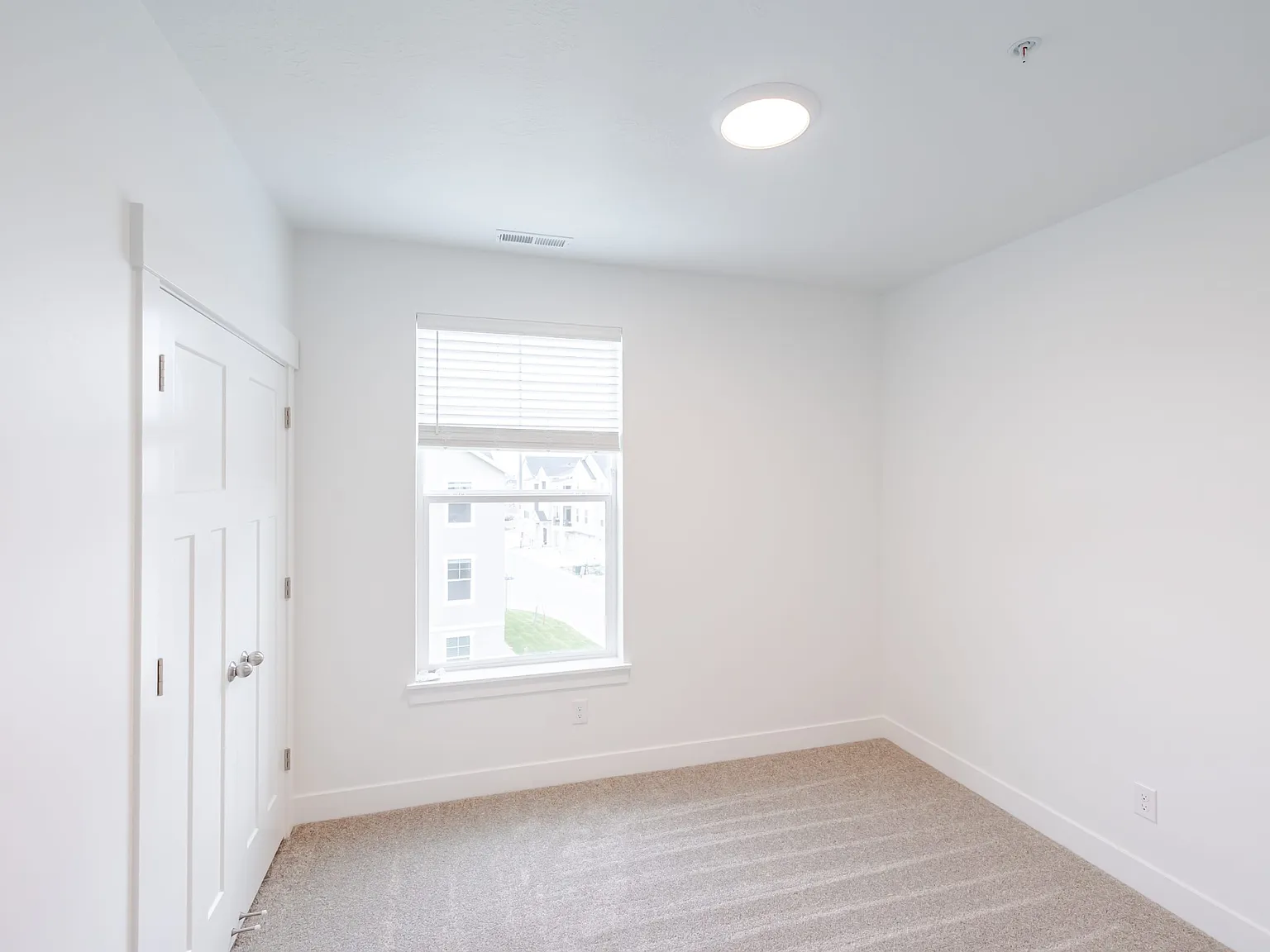 3 bed, 1272 sqft, $1,725 — Photo 3