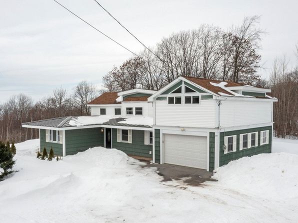 59 Pinewood Drive, St. Albans City, VT 05478