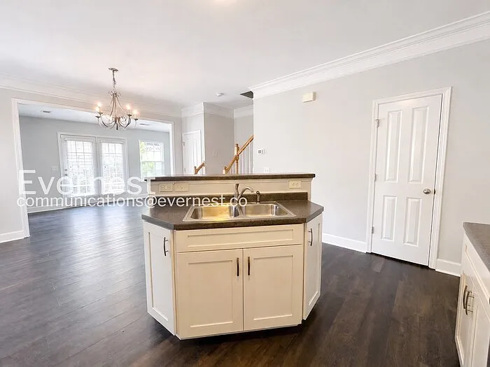 7023 Sunnywood Dr — Photo 6