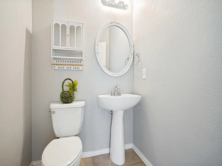 2737 Lynx Ln — Photo 12