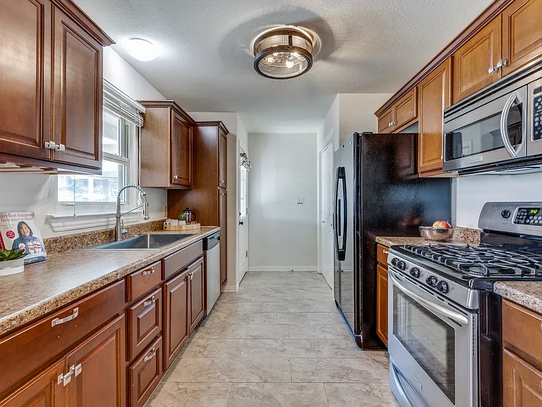 4517 Donnelly Ave — Photo 11