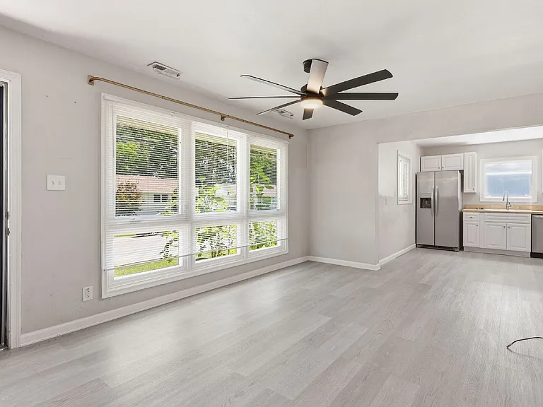24 Warren Dr — Photo 11