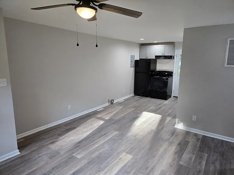 809 S 15th St — Photo 16