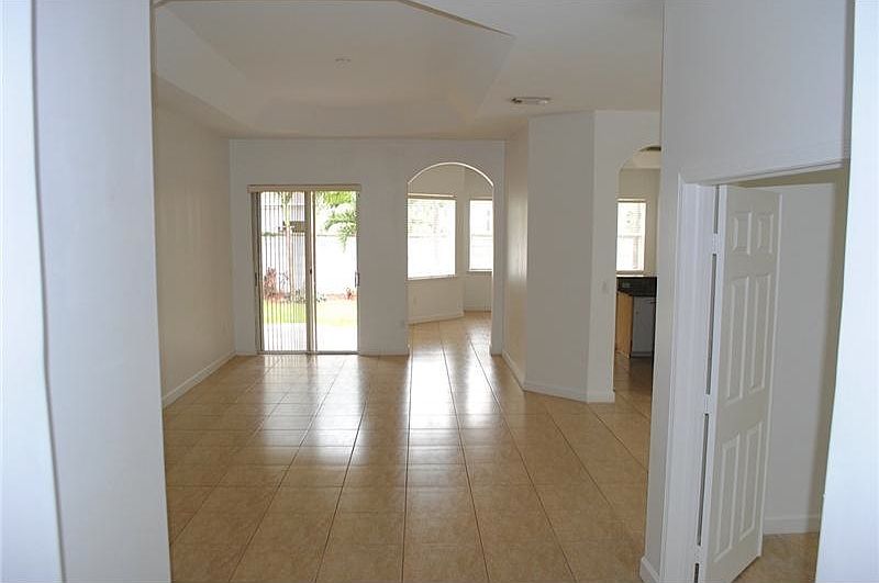 1st image of 11370 NW 48th Ter