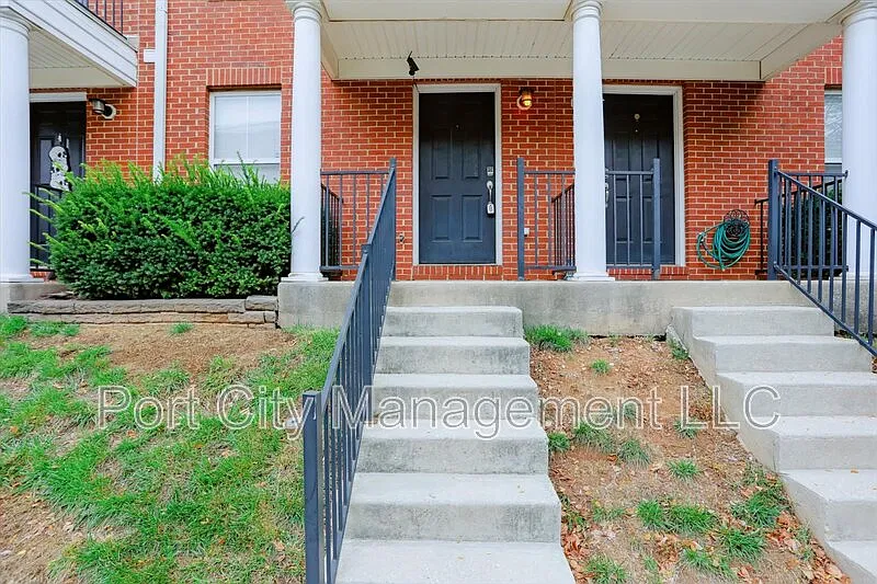 3 bed, 3.5 bath, 1839 sqft, $2,850 — Photo 3