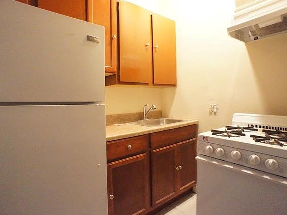 3rd image of 12 E 12th St #2B
