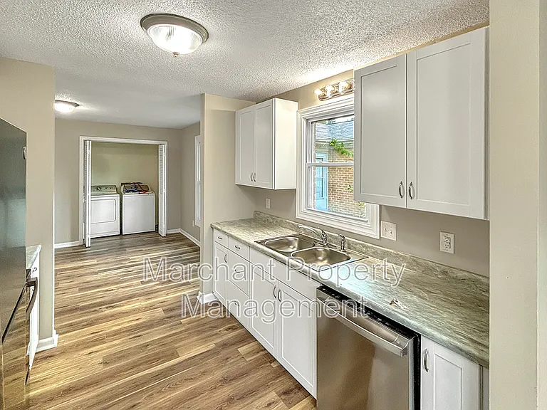 4716 Old Spartanburg Rd — Photo 10