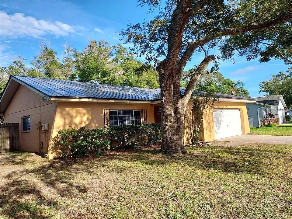 2001 Groveland Rd