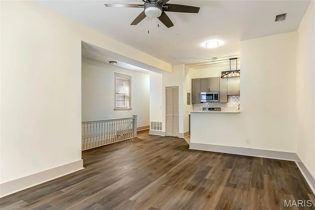 2 bed, 2.0 bath, 1375 sqft, $1,950 — Photo 4