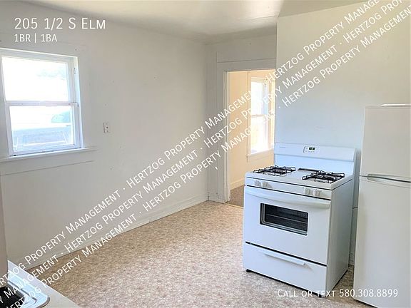 2nd image of 205 1/2 S Elm St