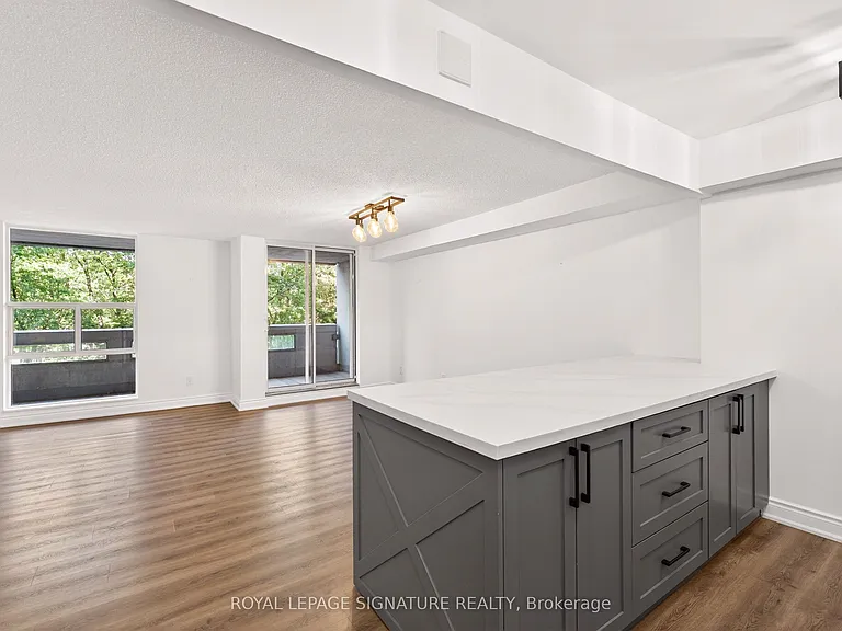 60 Inverlochy Blvd #309 — Photo 5