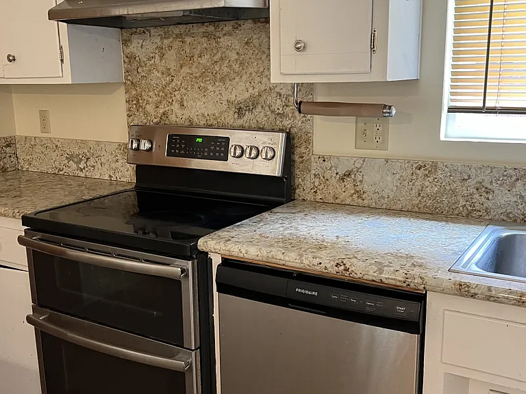 3282 Michael Dr — Photo 3