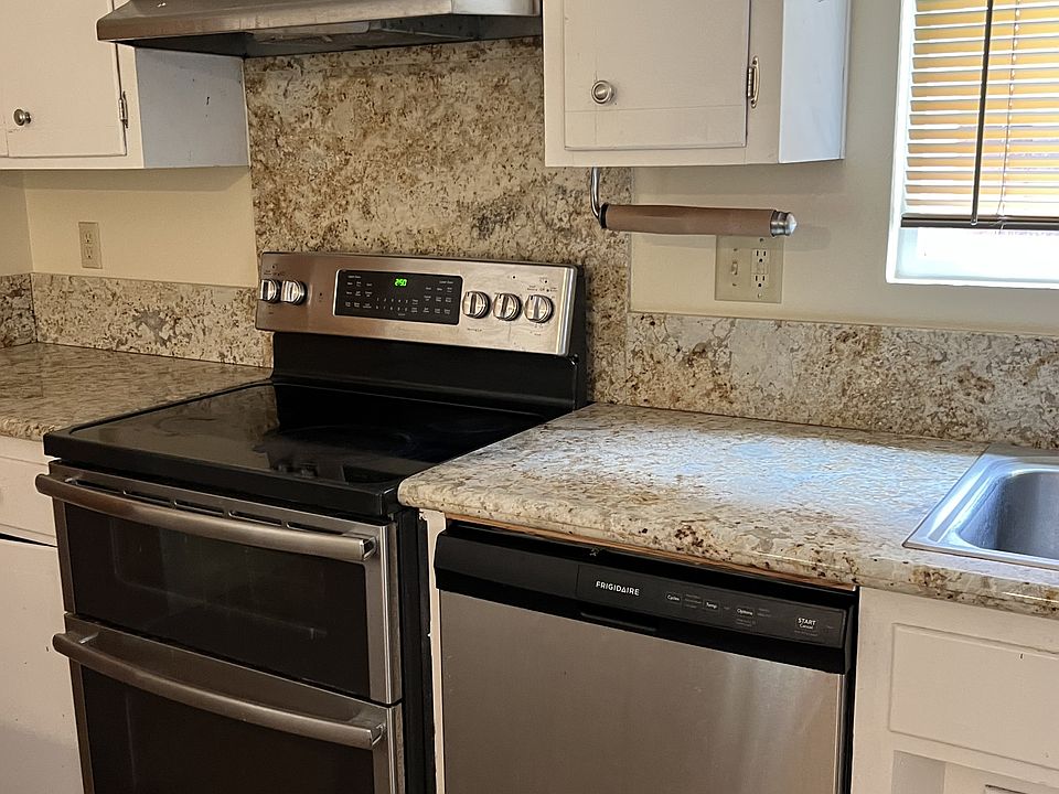 1st image of 3282 Michael Dr