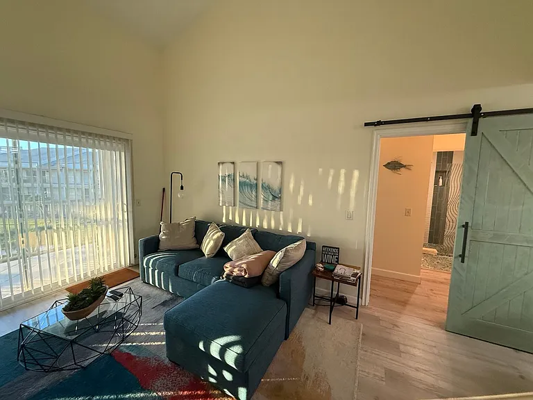 836 Bluewater Way — Photo 3