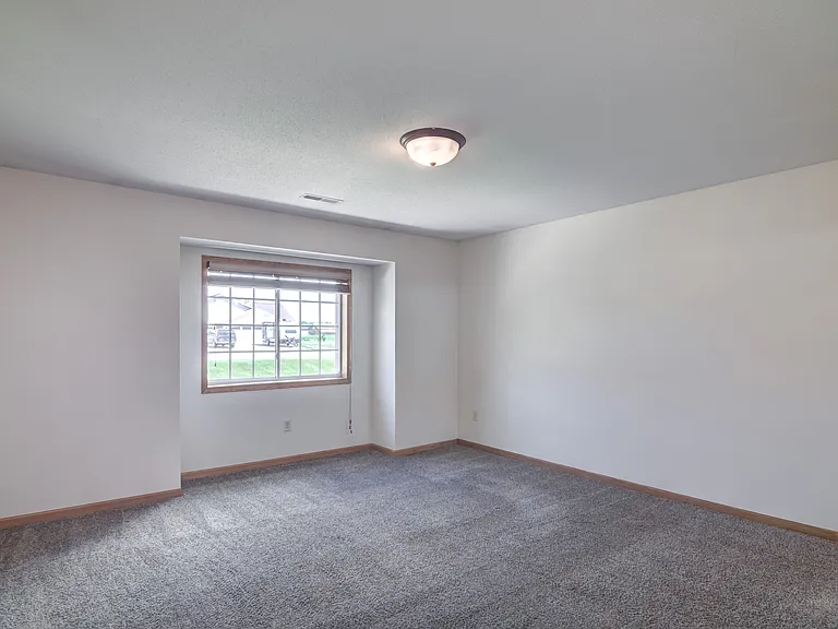 5538 165th St E — Photo 13
