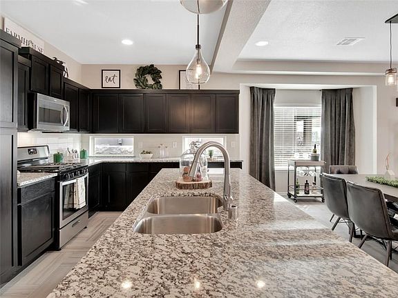 3rd image of 568 Cabrini Cir