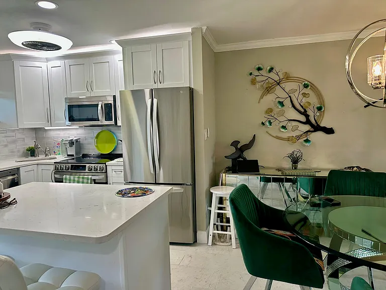 2721 Garden Dr N #105 — Photo 9