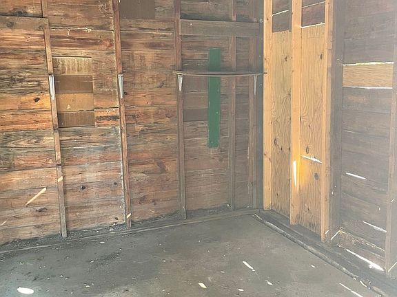 2nd image of 501 E Washington St