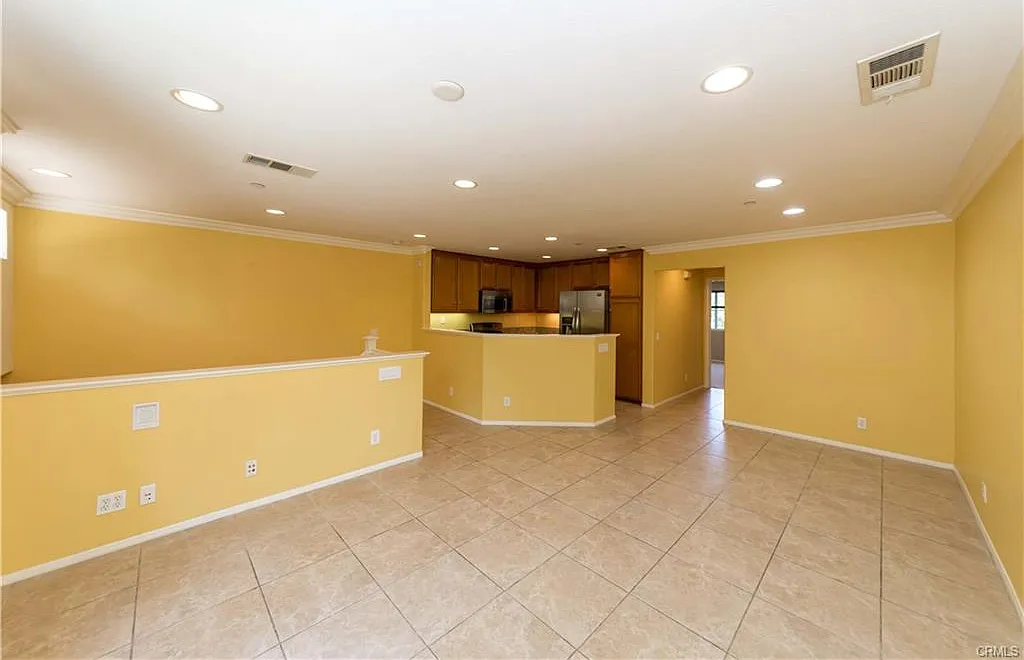 2 bed, 2.5 bath, 1187 sqft, $3,800 — Photo 4
