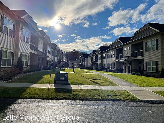 2nd image of 1004 Creek Ln