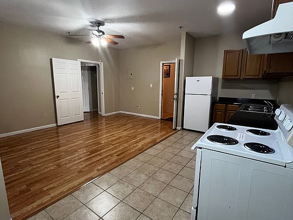 5th image of 717 W Alabama St APT 5