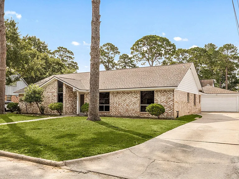 5923 Pebble Springs Dr — Photo 4